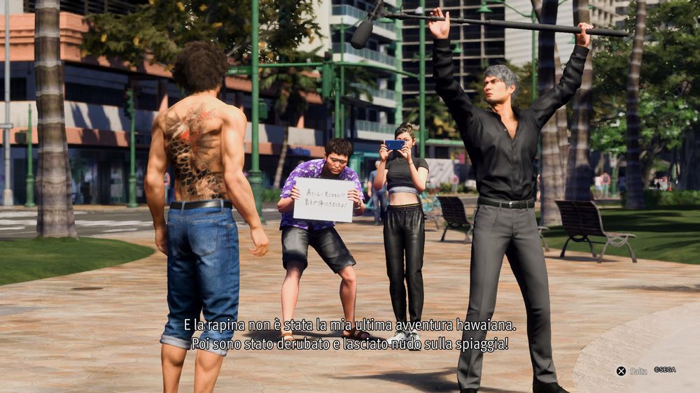 Kiryu tecnico del suono mantiene tutta la sua professionalità e avvenenza Kiryu tecnico del suono mantiene tutta la sua professionalità e avvenenza
